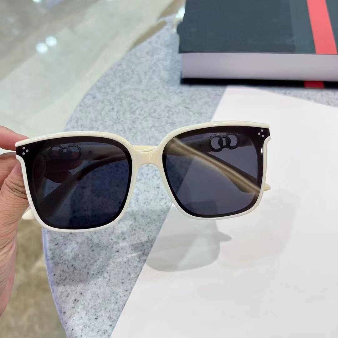 Same Style New Women's Sunglas - Italy Fashion Street 评论和价格